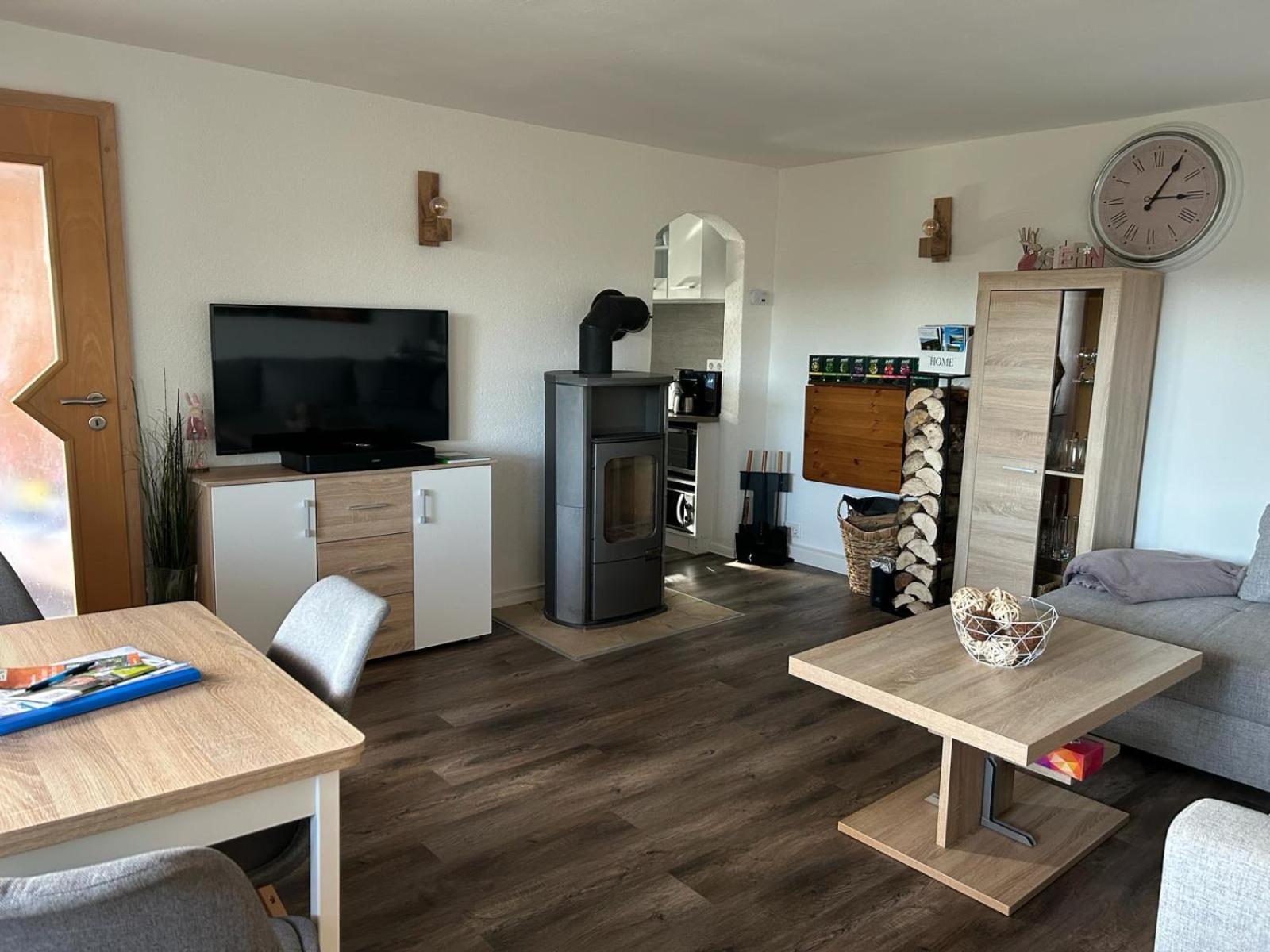 Bungalow Schwarzatalblick In Bad Blankenburg Ortsteil Boehlscheiben エクステリア 写真