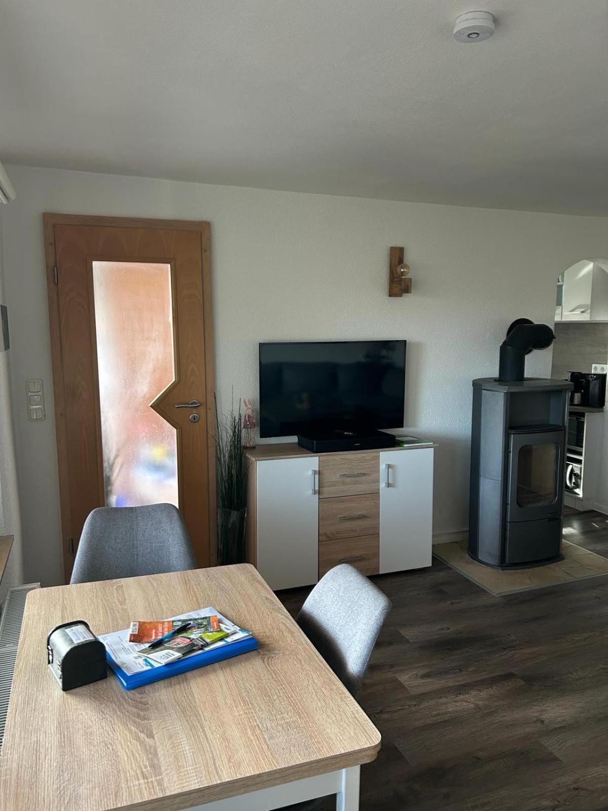 Bungalow Schwarzatalblick In Bad Blankenburg Ortsteil Boehlscheiben エクステリア 写真