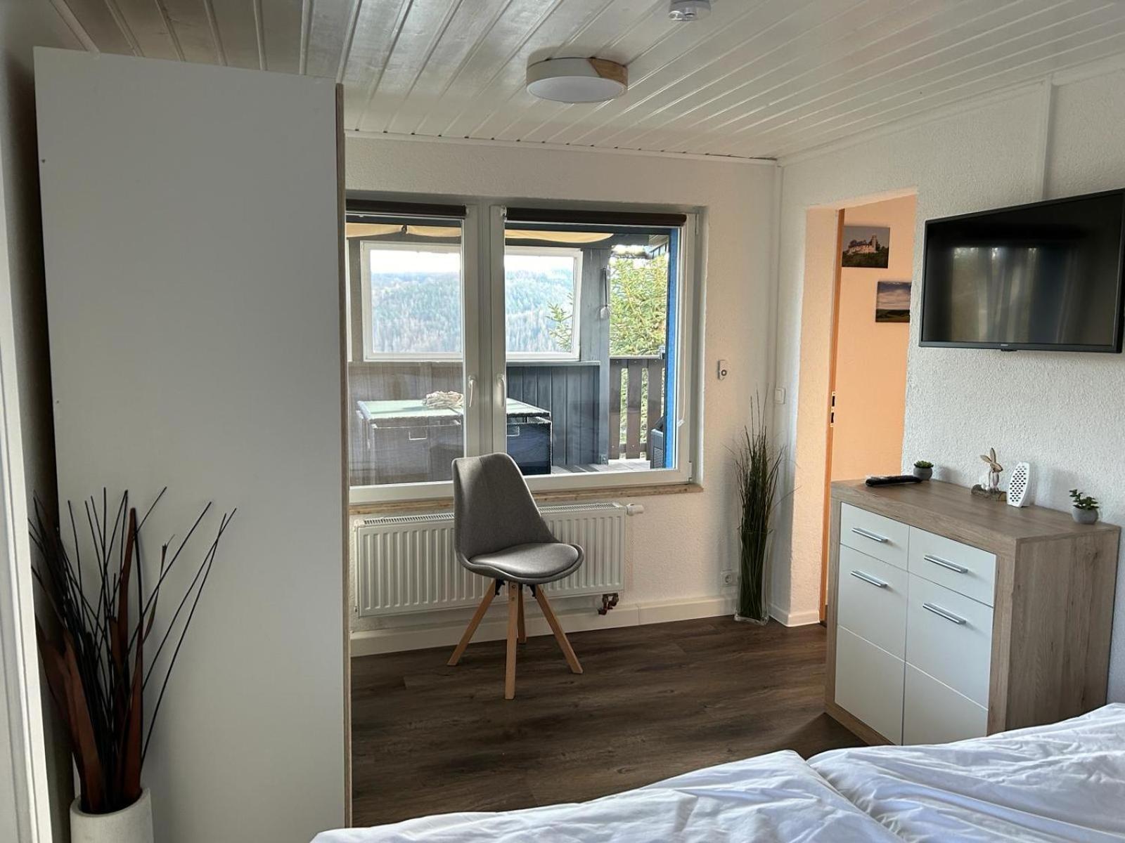 Bungalow Schwarzatalblick In Bad Blankenburg Ortsteil Boehlscheiben エクステリア 写真